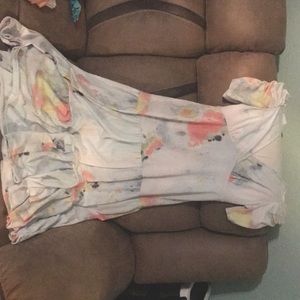 V-Neck dress 👗ruffle elbow length sleeves